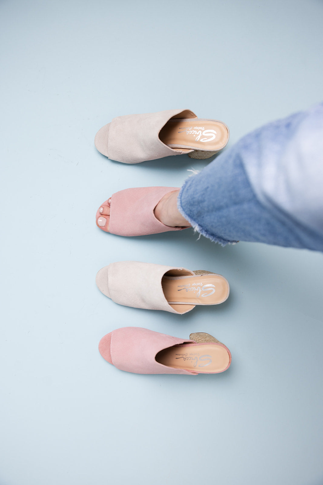 Elegantní a detailně propracovaná podpůrná letní obuv