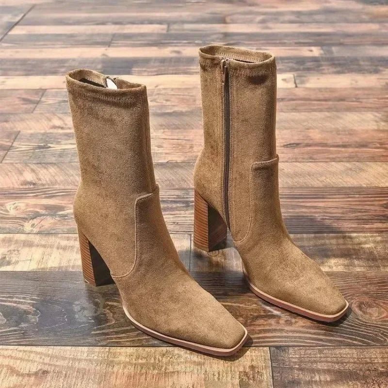 Elegantní a detailní podpůrná obuv