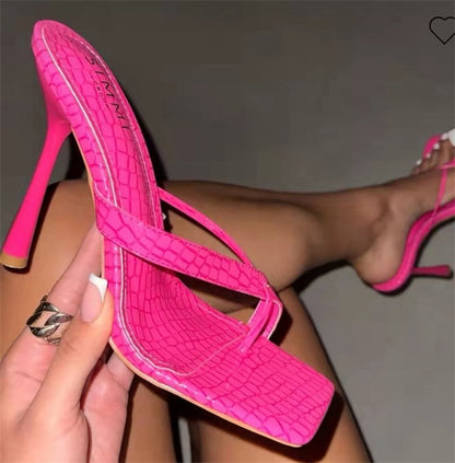 Elegantní a detailní podpůrné letní sandály