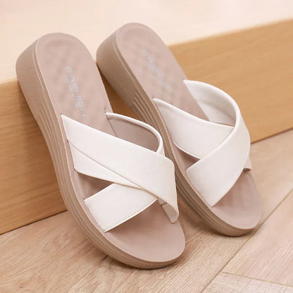 Elegantní a detailně propracovaná podpůrná zimní obuv