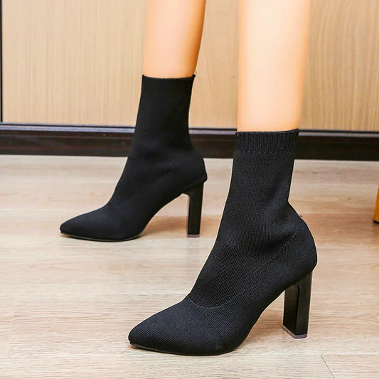 Elegantní a detailní podpůrná obuv
