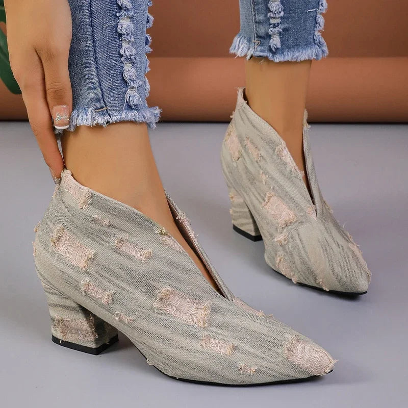 Elegantní a detailní podpůrná obuv
