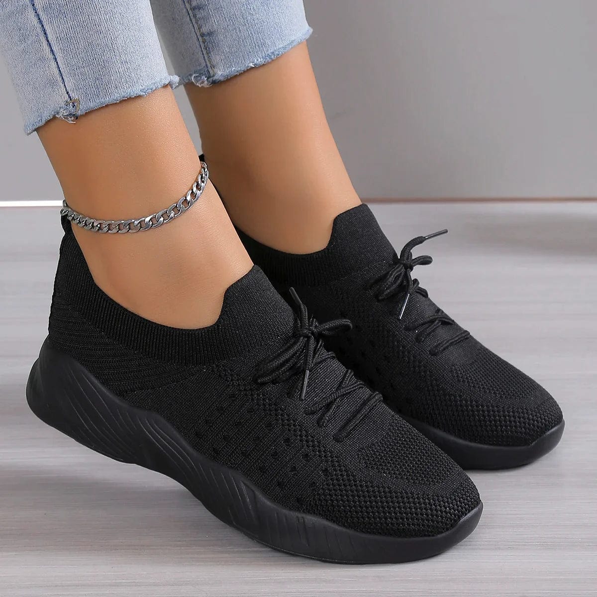 Elegantní a detailní podpůrná obuv