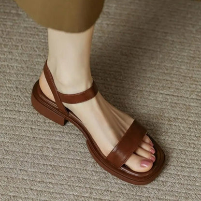 Podpůrné lehké ortopedické letní sandály