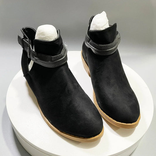 Elegantní a detailní podpůrná obuv