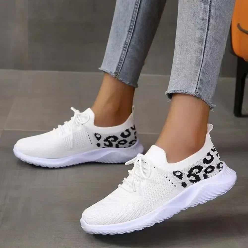 Elegantní a detailní podpůrná obuv