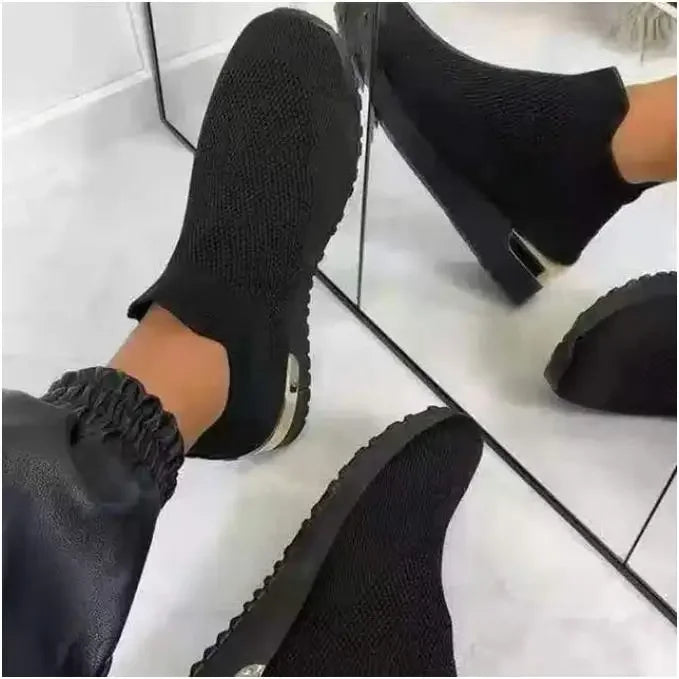 Elegantní a detailní podpůrná obuv