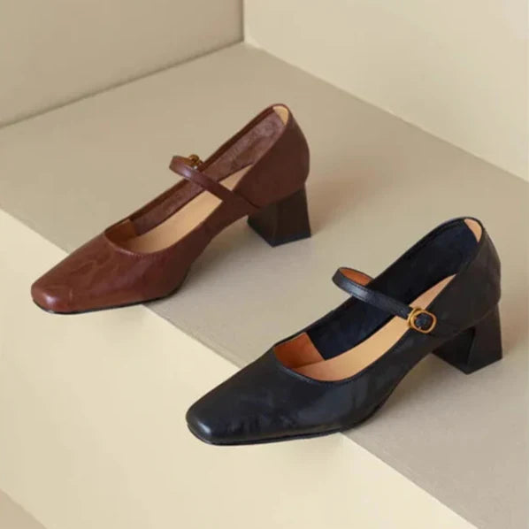Elegantní a detailní podpůrné letní podpatky