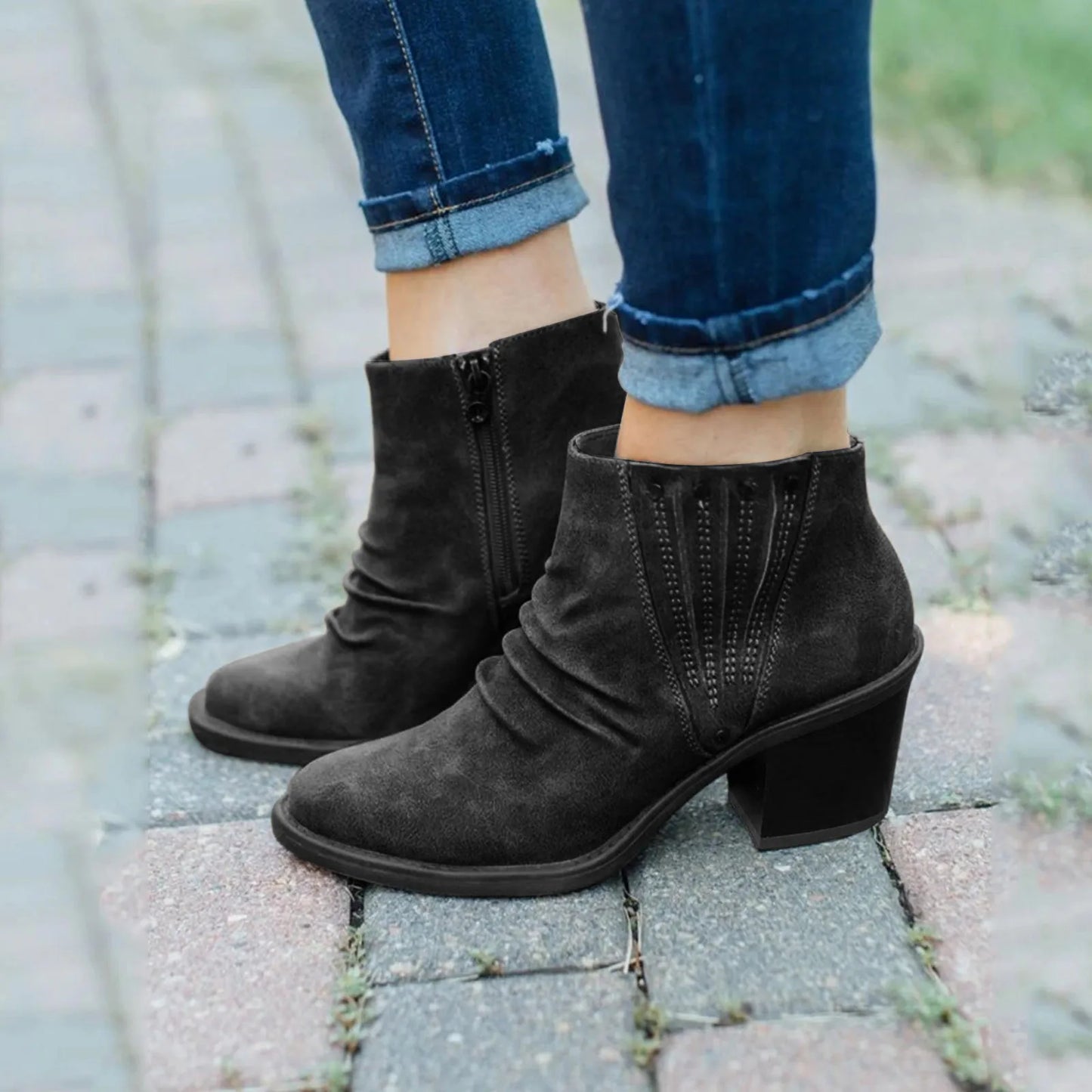 Elegantní a detailní podpůrná obuv