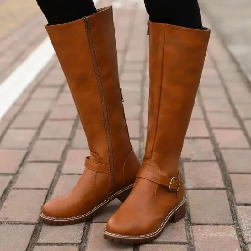 Elegantní a detailní podpůrné boty