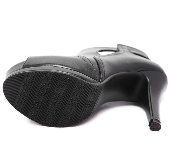 Elegantní a detailní podpůrné letní boty