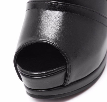 Elegantní a detailní podpůrné letní boty