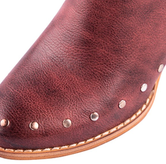 Elegantní a detailní podpůrné letní boty