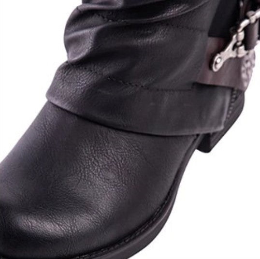 Elegantní a detailní podpůrné boty