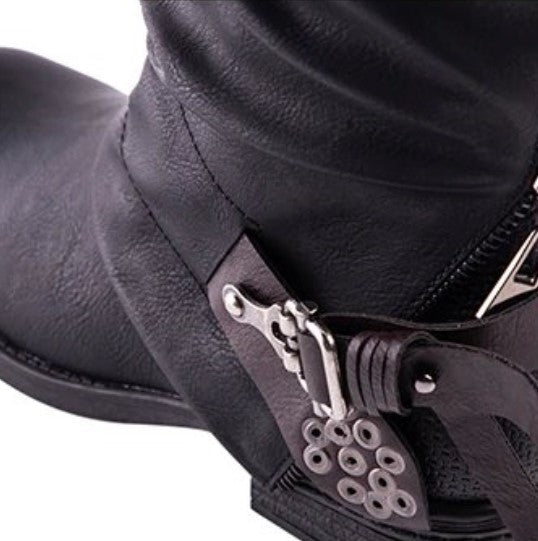 Elegantní a detailní podpůrné boty