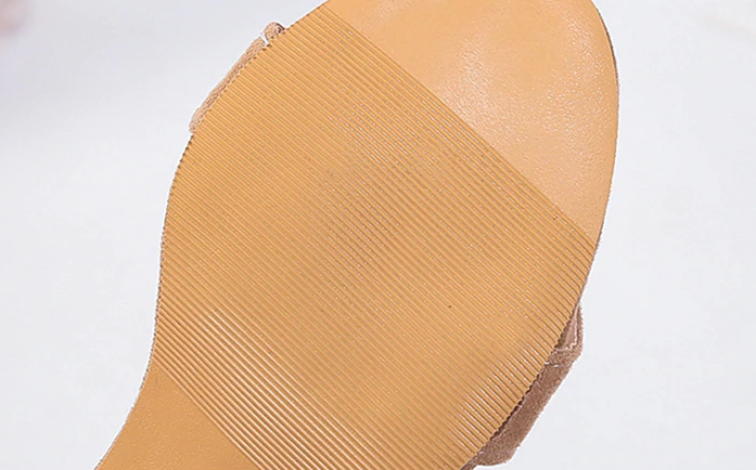 Módní a podpůrné ortopedické letní sandály
