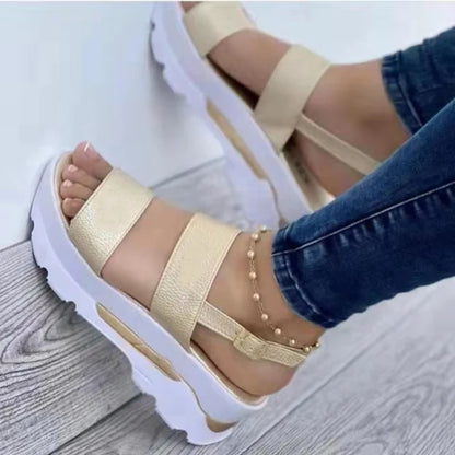 Elegantní a detailní podpůrné zimní sandály