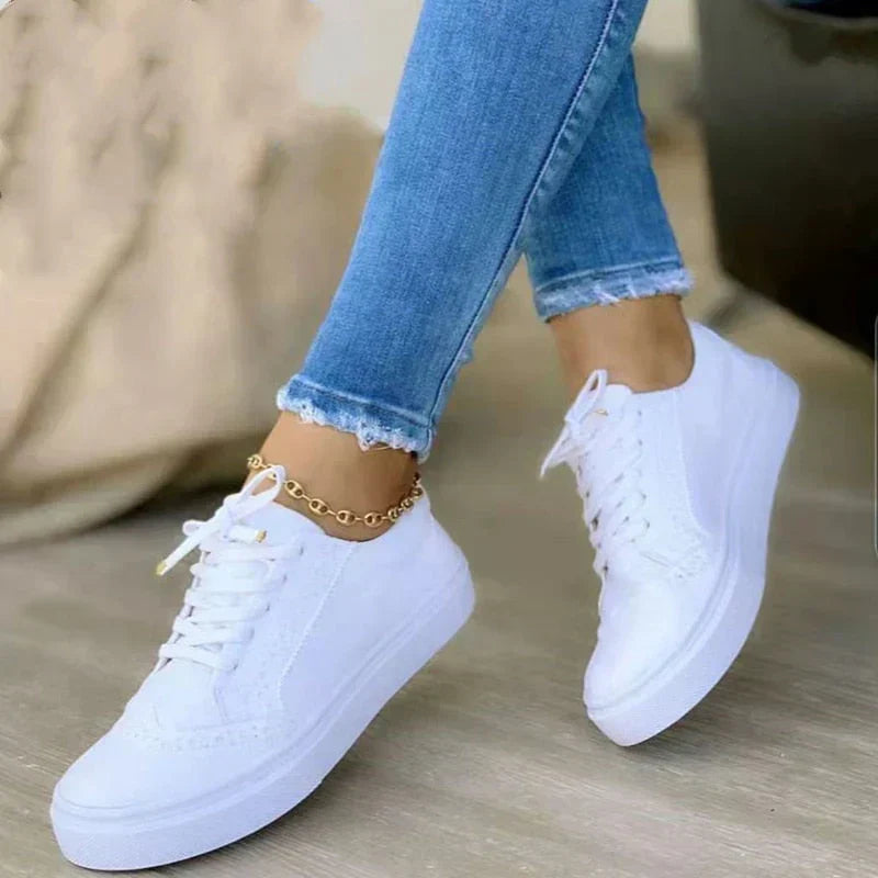 Elegantní a detailně propracovaná podpůrná obuv