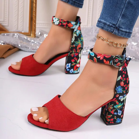 Elegantní a detailní podpůrné sandály