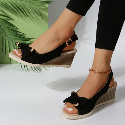 Elegantní a detailní podpůrné zimní sandály