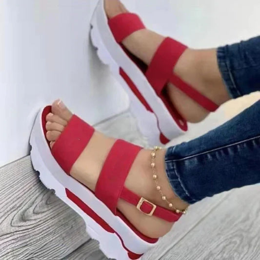Elegantní a detailní podpůrné zimní sandály