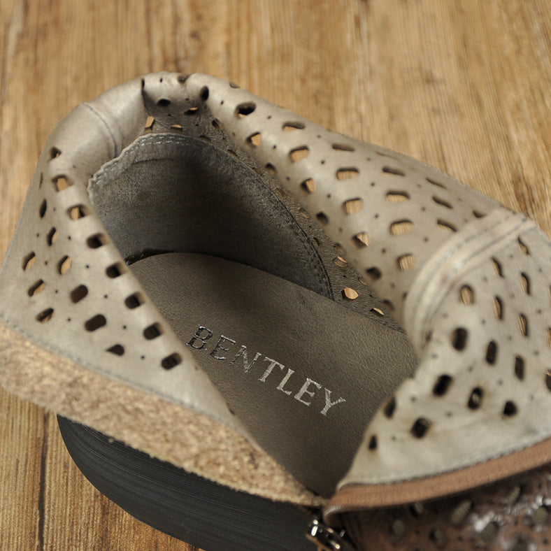 Elegantní a detailní podpůrné letní sandály