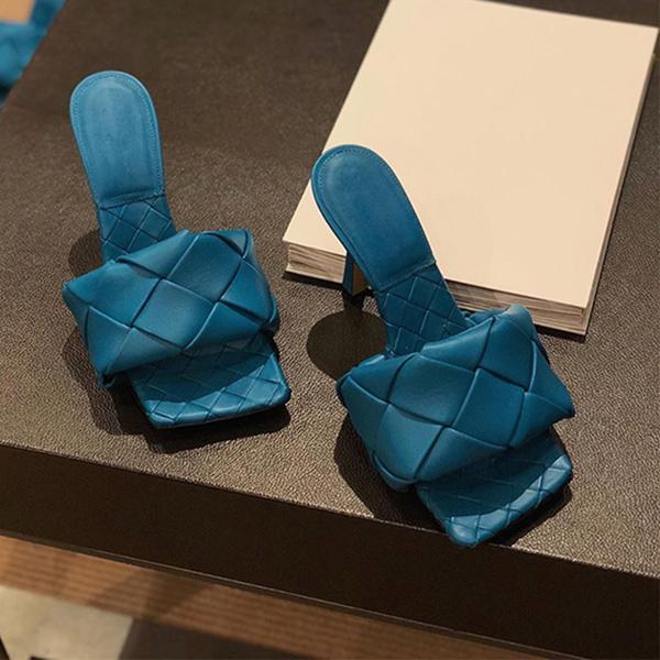 Elegantní a detailní podpůrné letní podpatky
