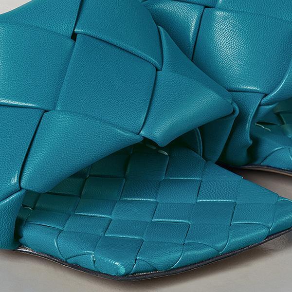 Elegantní a detailní podpůrné letní podpatky