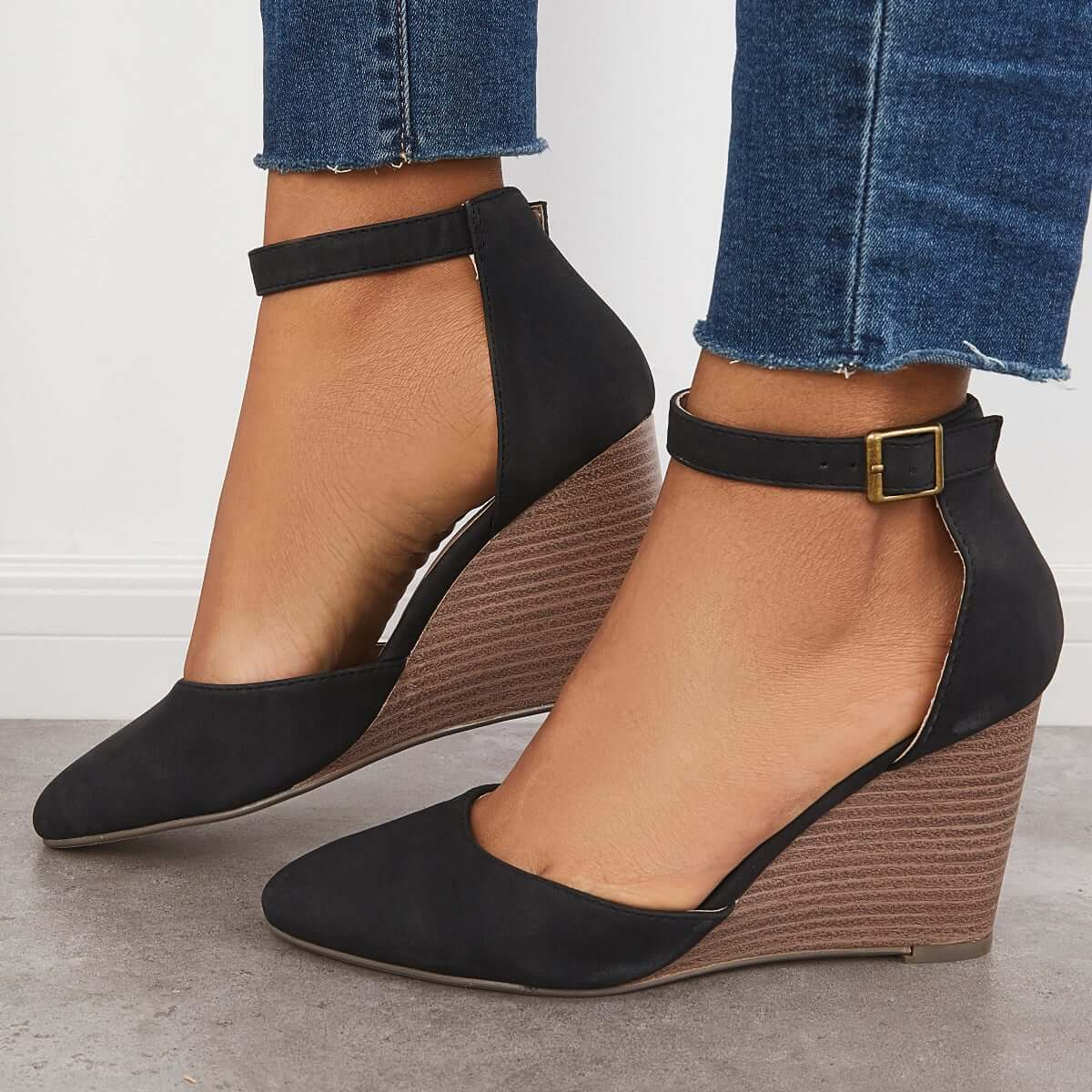 Elegantní a detailně propracovaný podpůrný letní klín Wedge