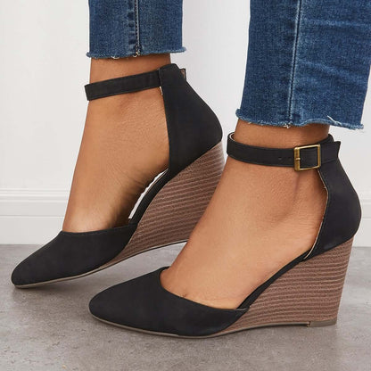 Elegantní a detailně propracovaný podpůrný letní klín Wedge