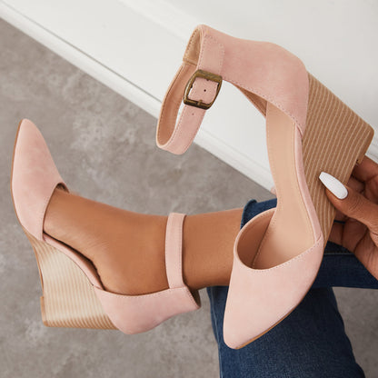 Elegantní a detailně propracovaný podpůrný letní klín Wedge