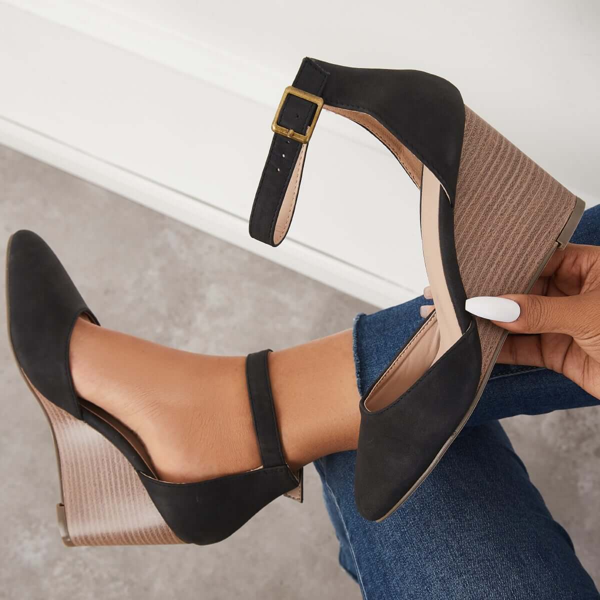 Elegantní a detailně propracovaný podpůrný letní klín Wedge