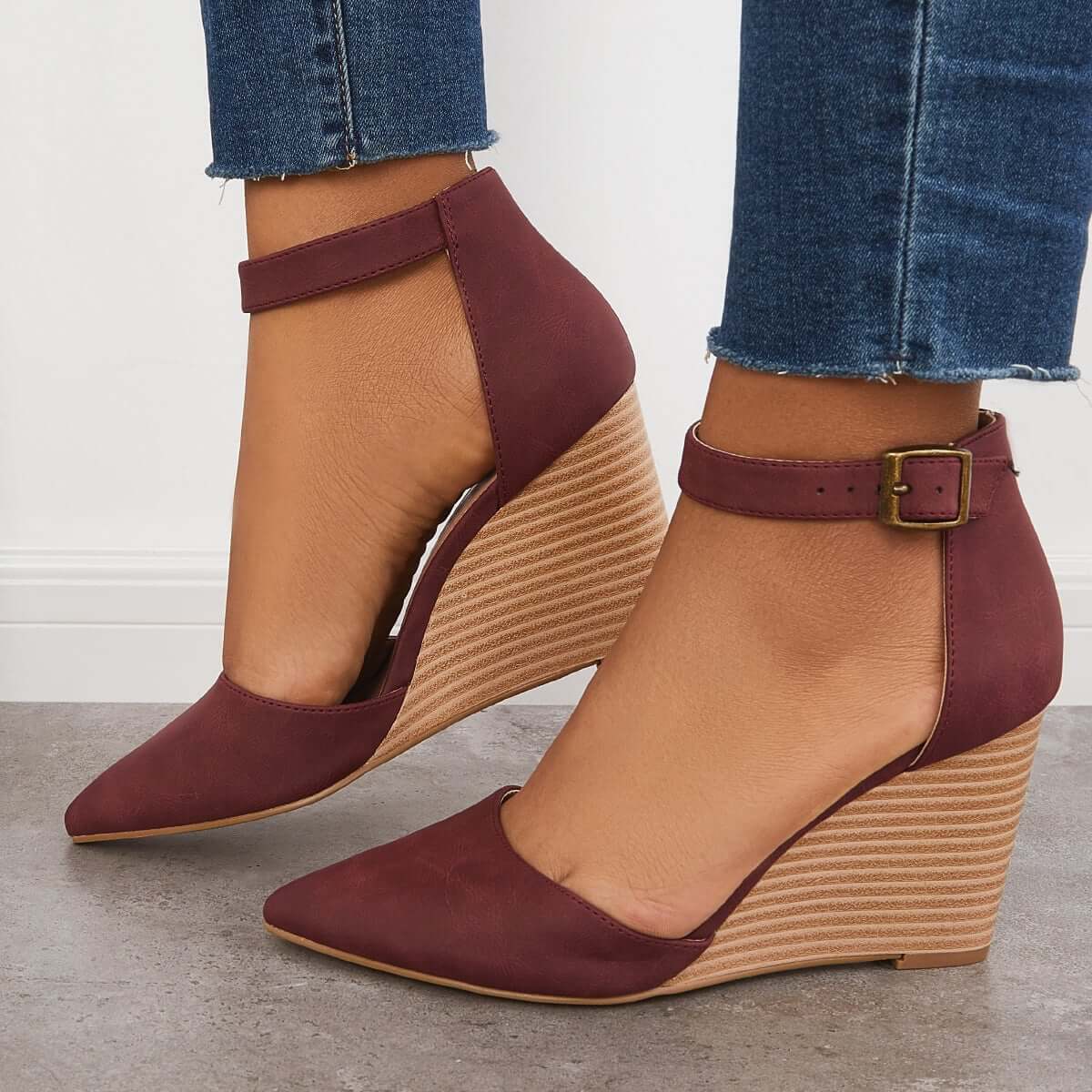 Elegantní a detailně propracovaný podpůrný letní klín Wedge
