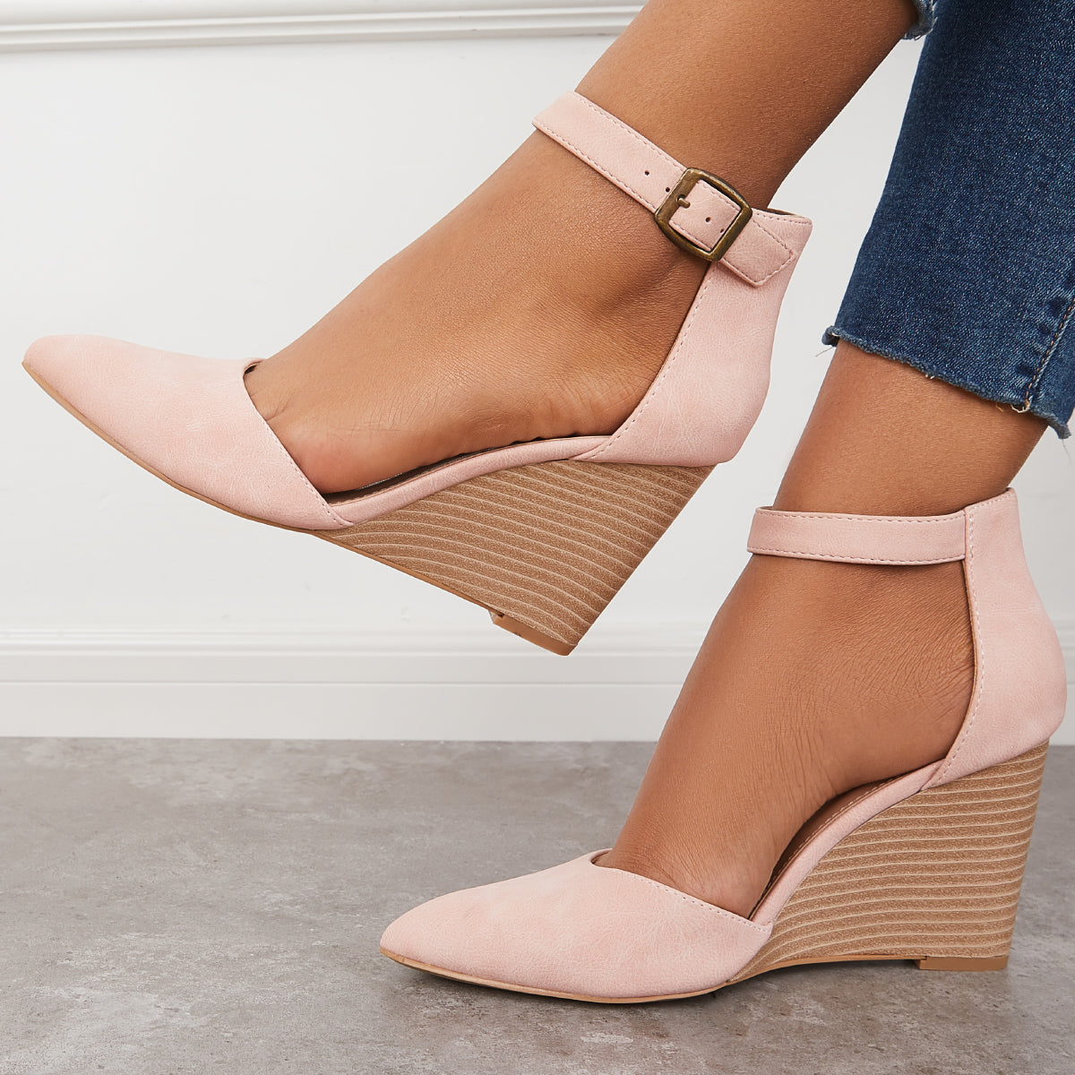 Elegantní a detailně propracovaný podpůrný letní klín Wedge