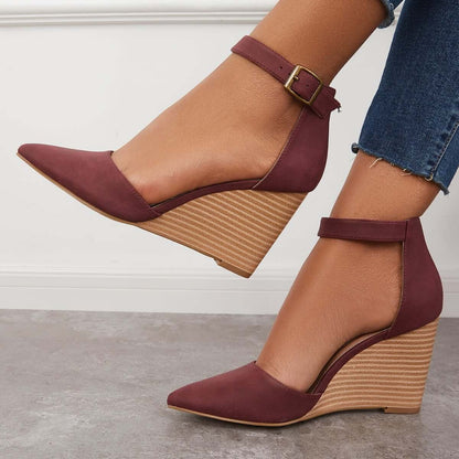 Elegantní a detailně propracovaný podpůrný letní klín Wedge