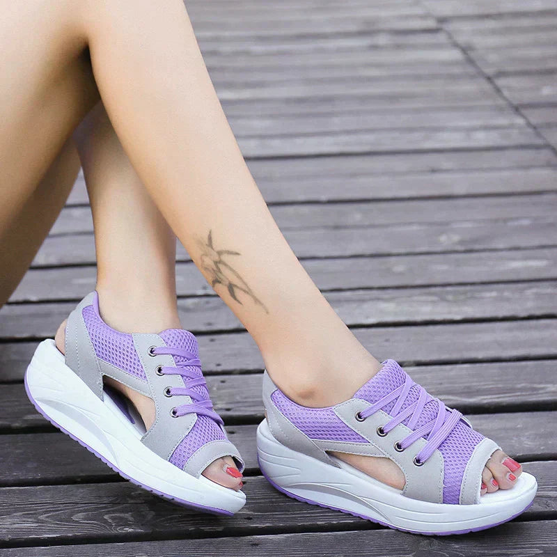 Elegantní a detailní podpůrné letní sandály