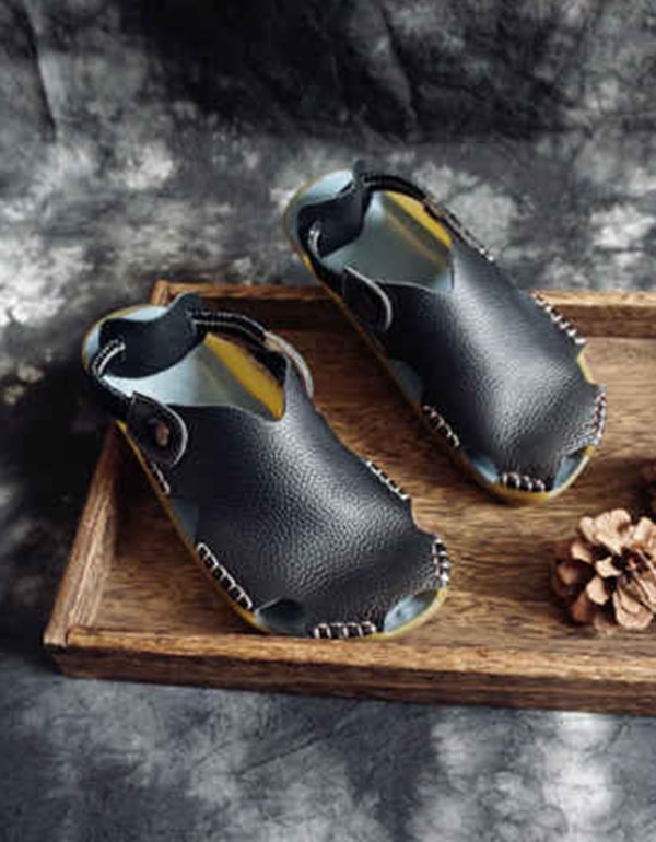 Elegantní a detailní podpůrné letní sandály