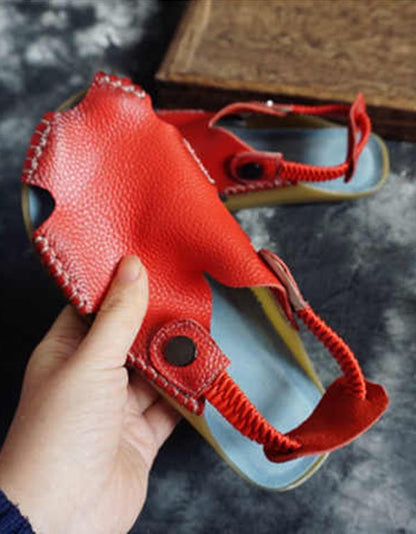 Elegantní a detailní podpůrné letní sandály