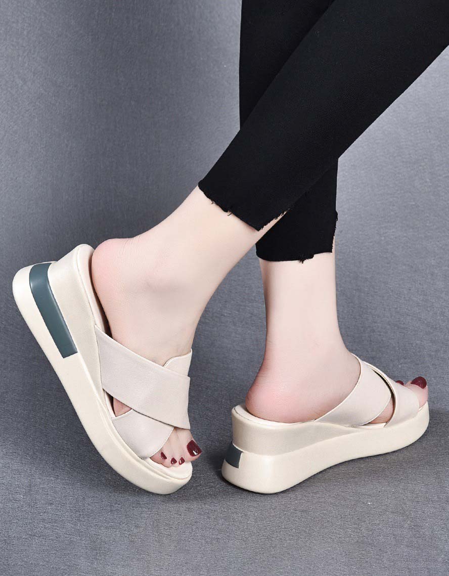 Elegantní a detailně propracovaný podpůrný letní klín Wedge
