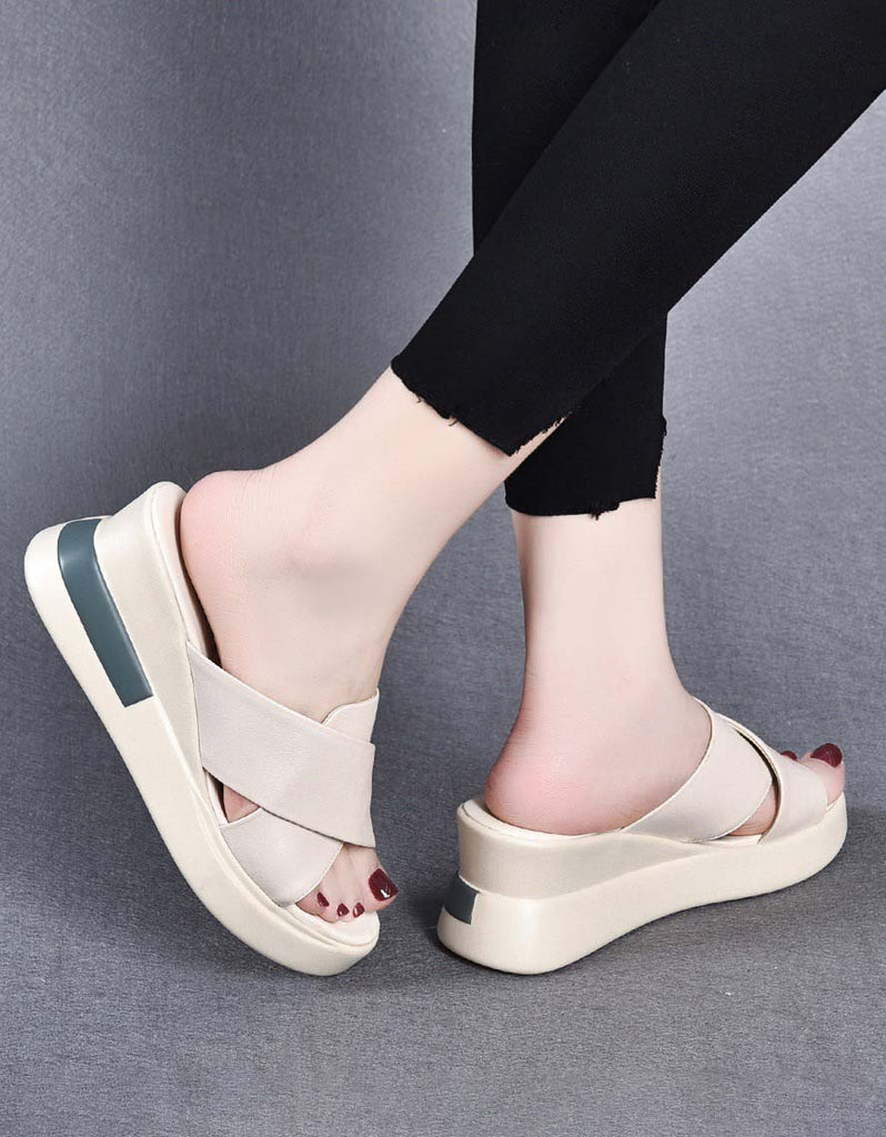 Elegantní a detailně propracovaný podpůrný letní klín Wedge