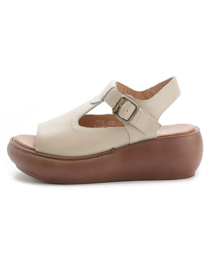 Elegantní a detailní podpůrné letní sandály