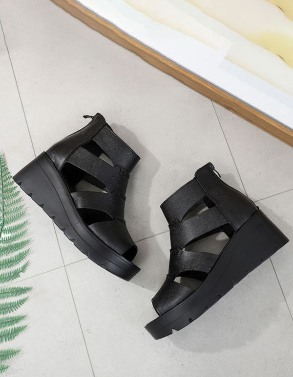 Elegantní a detailní podpůrné letní sandály