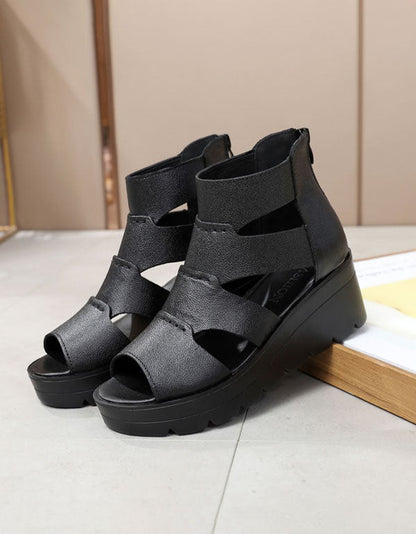 Elegantní a detailní podpůrné letní sandály