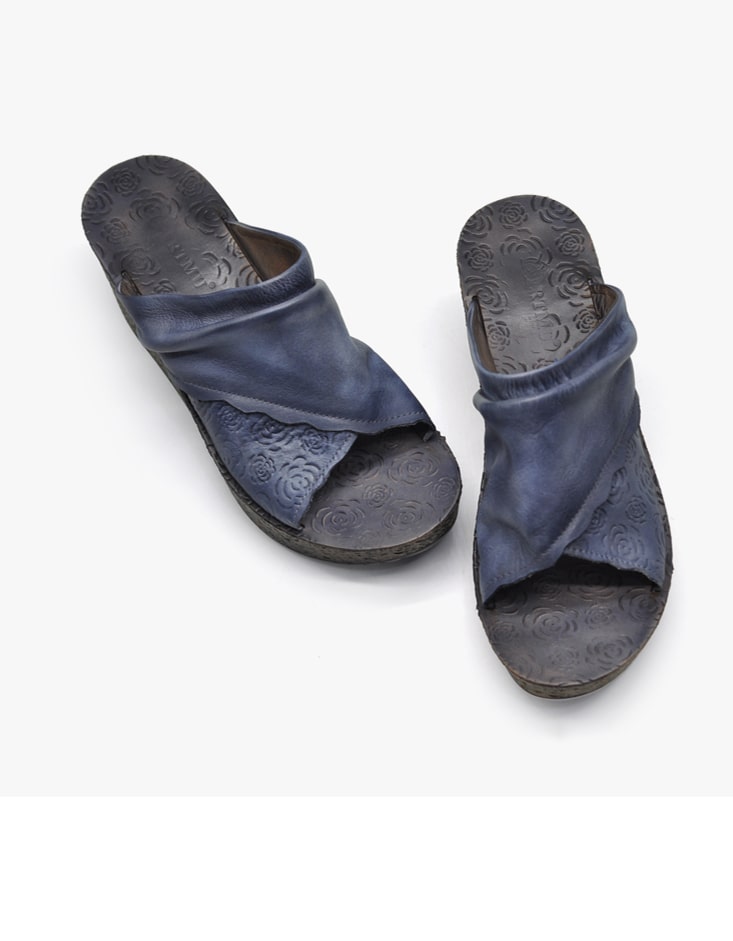 Elegantní a detailní podpůrné letní podpatky