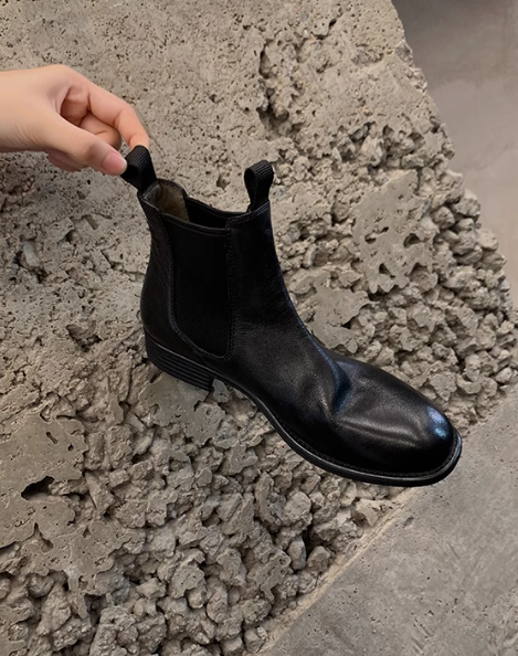 Elegantní a detailní podpůrné letní boty