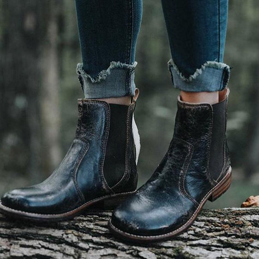 Elegantní a detailně propracovaná podpůrná letní obuv