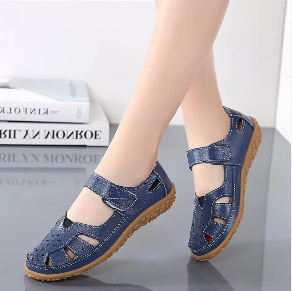 Elegantní a detailní podpůrné letní sandály