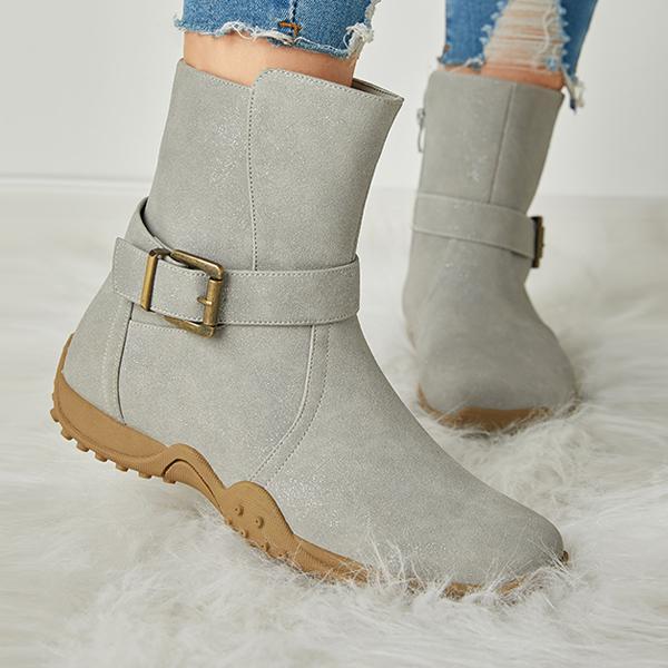 Elegantní a detailní podpůrné letní boty