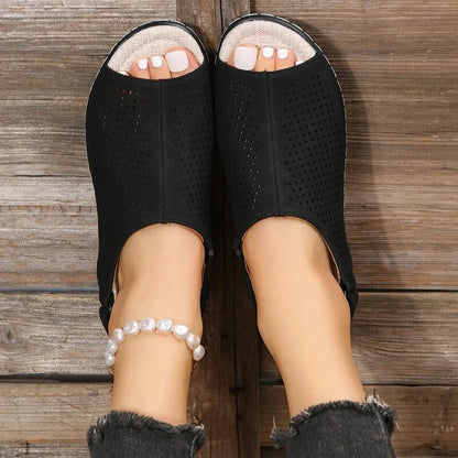 Elegantní a detailní podpůrné letní sandály