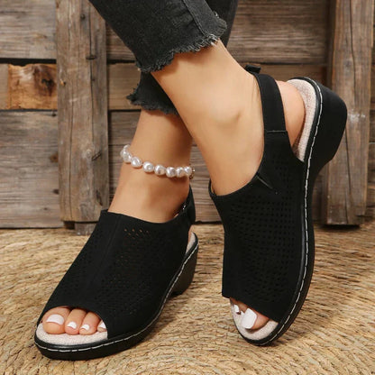 Elegantní a detailní podpůrné letní sandály